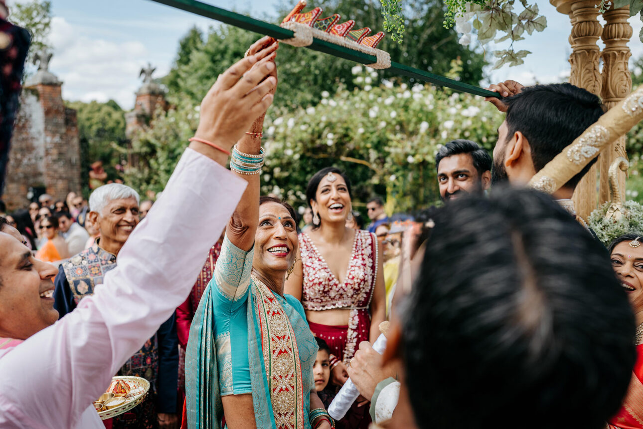 Priya Nikul Braxted Park Hindu wedding0014 1