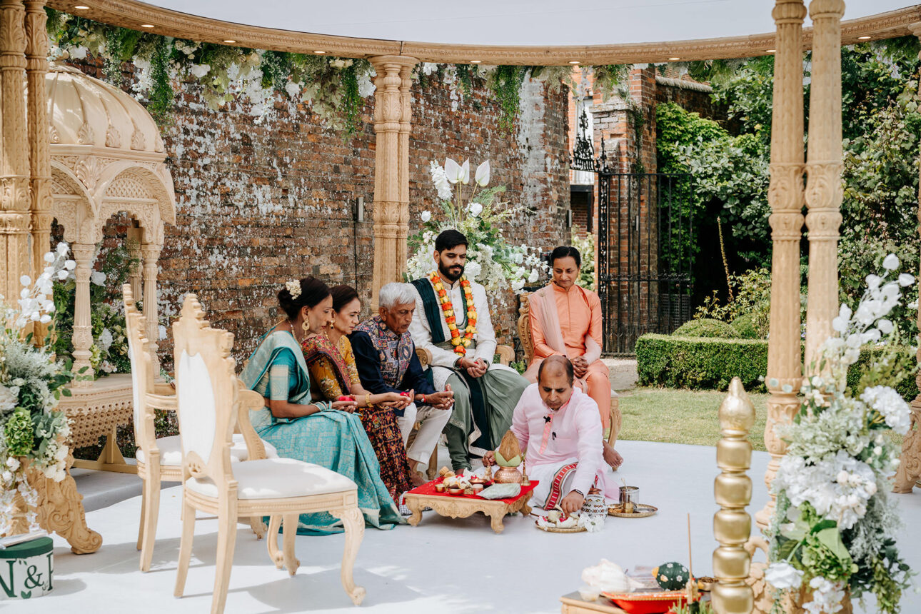 Priya Nikul Braxted Park Hindu wedding0019 1
