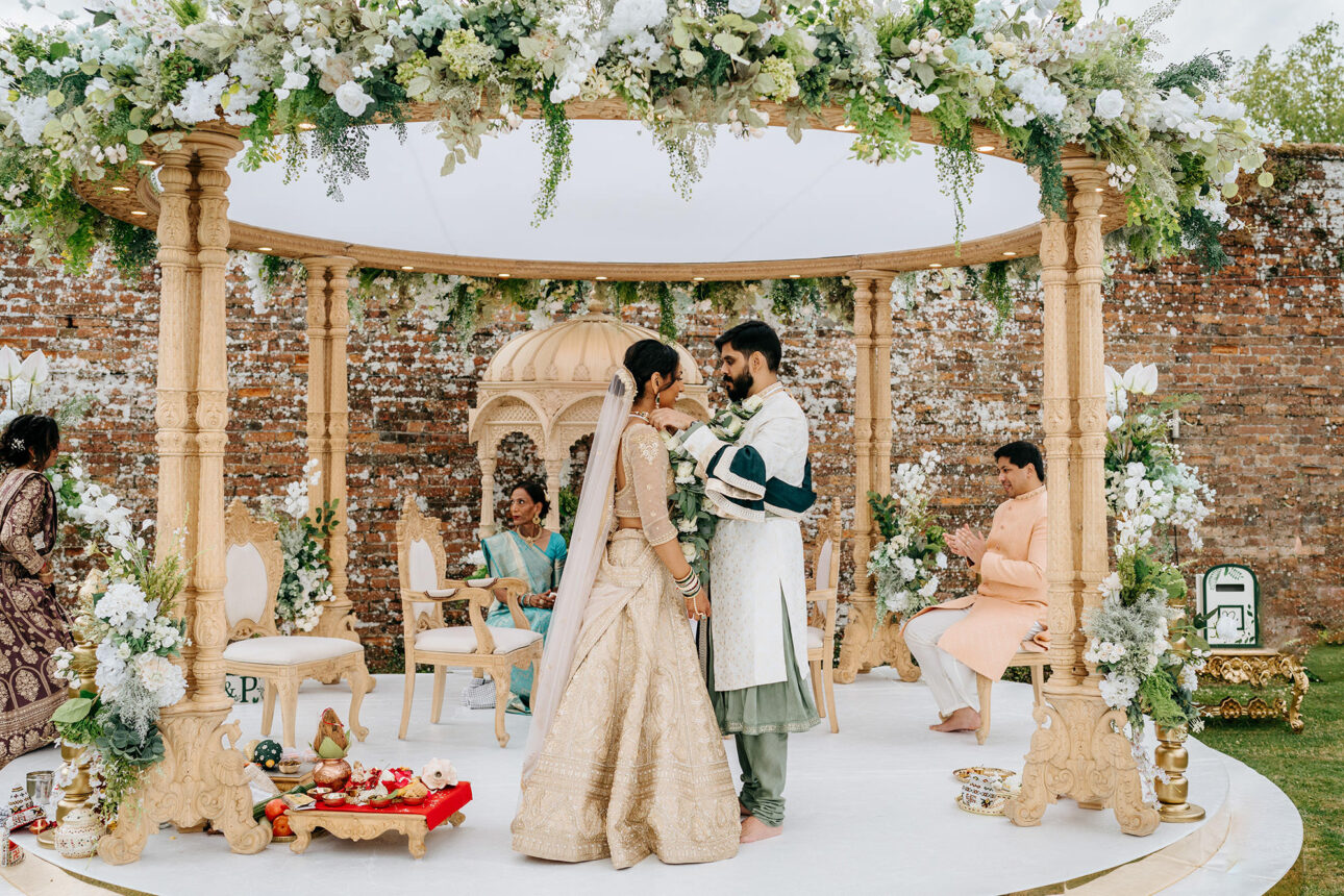 Priya Nikul Braxted Park Hindu wedding0024 1