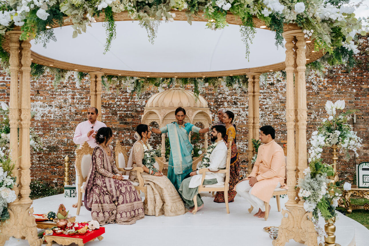 Priya Nikul Braxted Park Hindu wedding0029 1