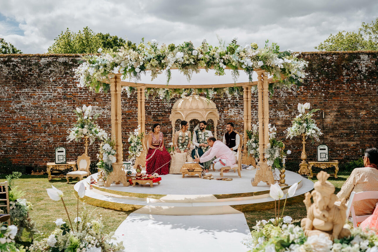 Priya Nikul Braxted Park Hindu wedding0031 1