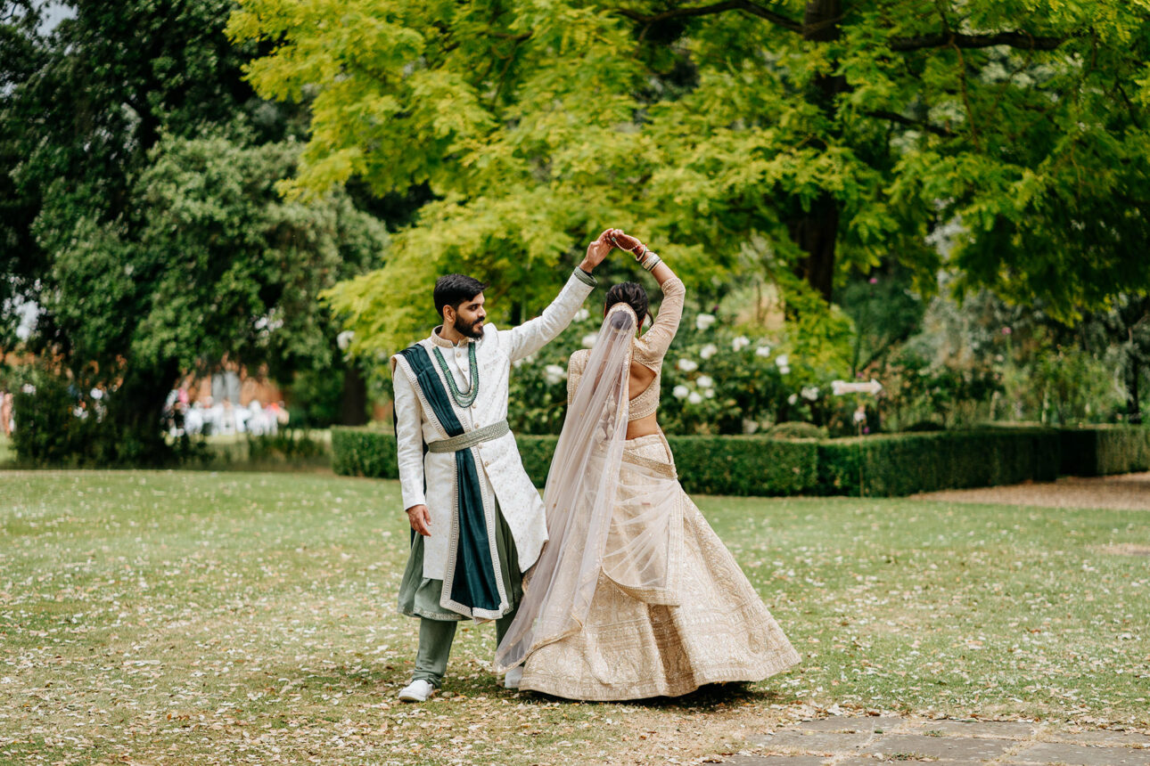 Priya Nikul Braxted Park Hindu wedding0056 1